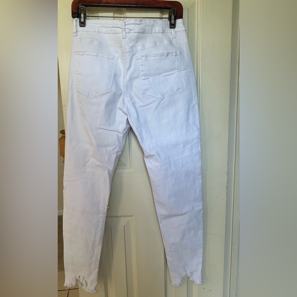 White Frayed Jeans- X- Large - Picture 5 of 6